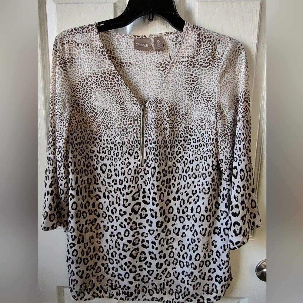 ChICO'S Animal Print 3/4 Sleeve Top Size 0 (4/6- S)